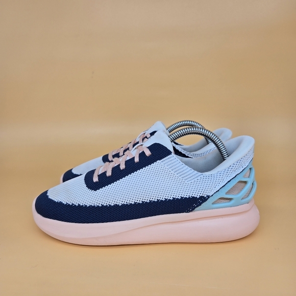 Kizik Athens Kids Hands Free Slip On Athletic Shoes Size 4.5 Youth - Picture 1 of 8